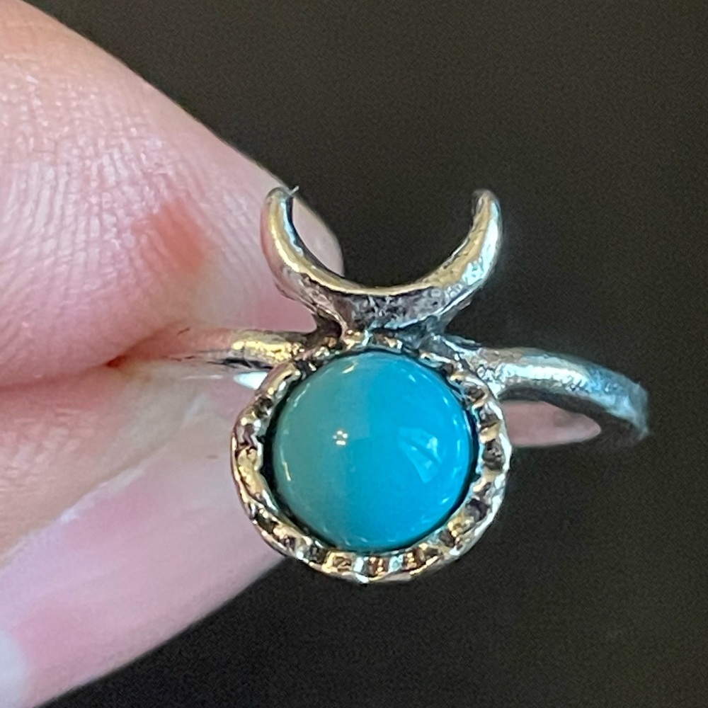 Turquoise stone moon ring size 4 - Picture 4 of 8